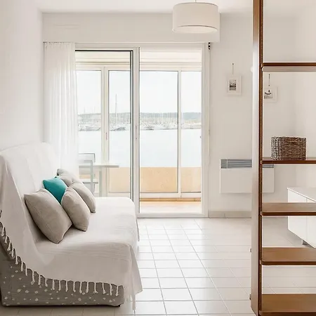 Cosy A Avec Piscine Partagee, 39 M² Агд