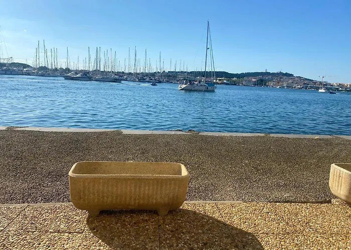 Cosy A Avec Piscine Partagee, 39 M² Appartement *