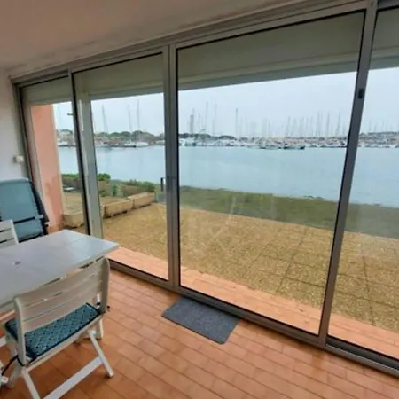 Appartement Cosy à Avec Piscine Partagée, 39 M² *