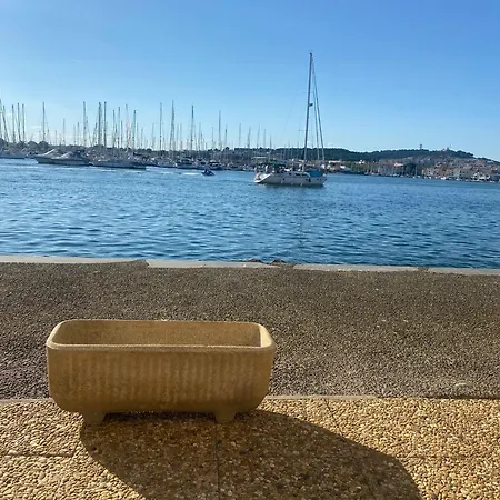 Cosy à Avec Piscine Partagée, 39 M² Appartement