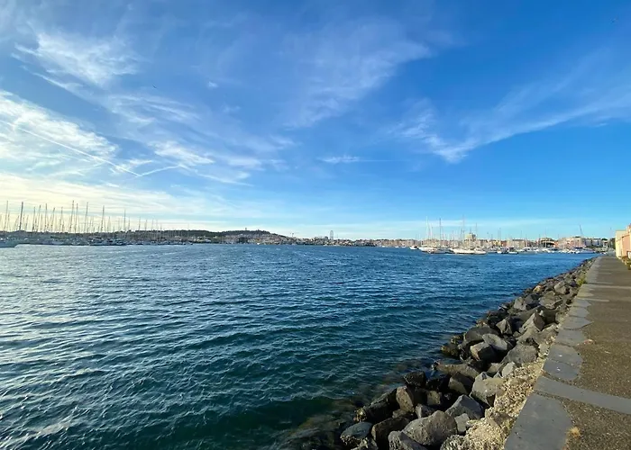 Apartment Vue Agde: 2 Avec Piscine Partagée *